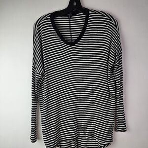 Red 23 Women's XS Black White Stripe Stretch LS Shirt Sweater‎ Basic Minimalist